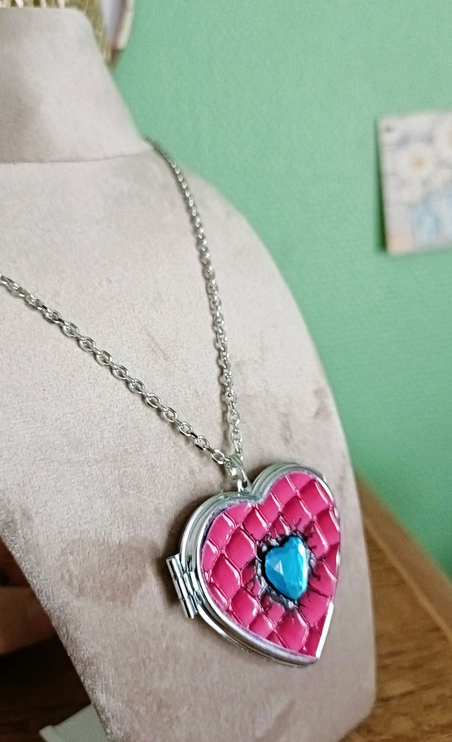 Jinx Mirror Locket