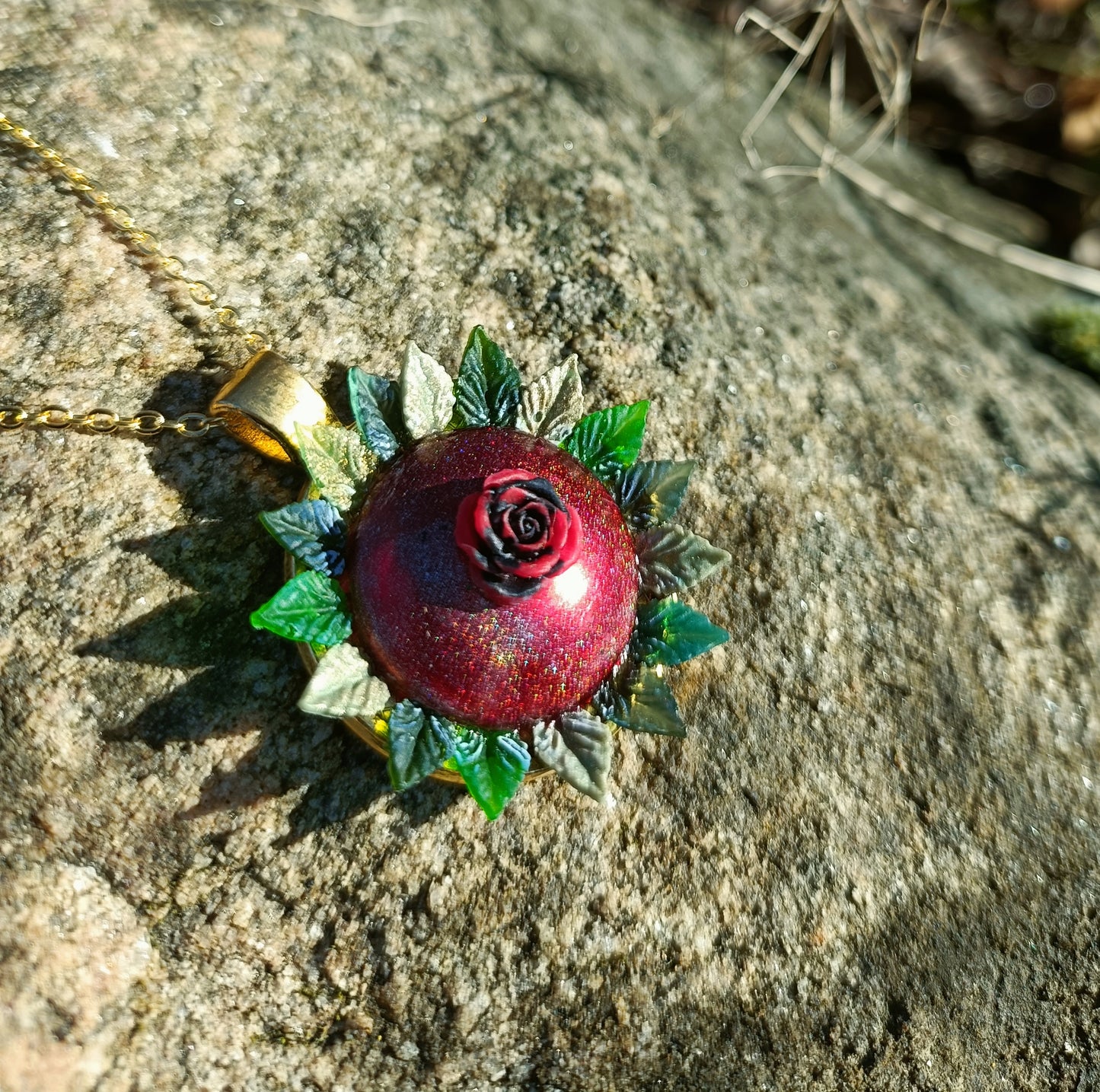 Rose & Leaf Crested Necklace