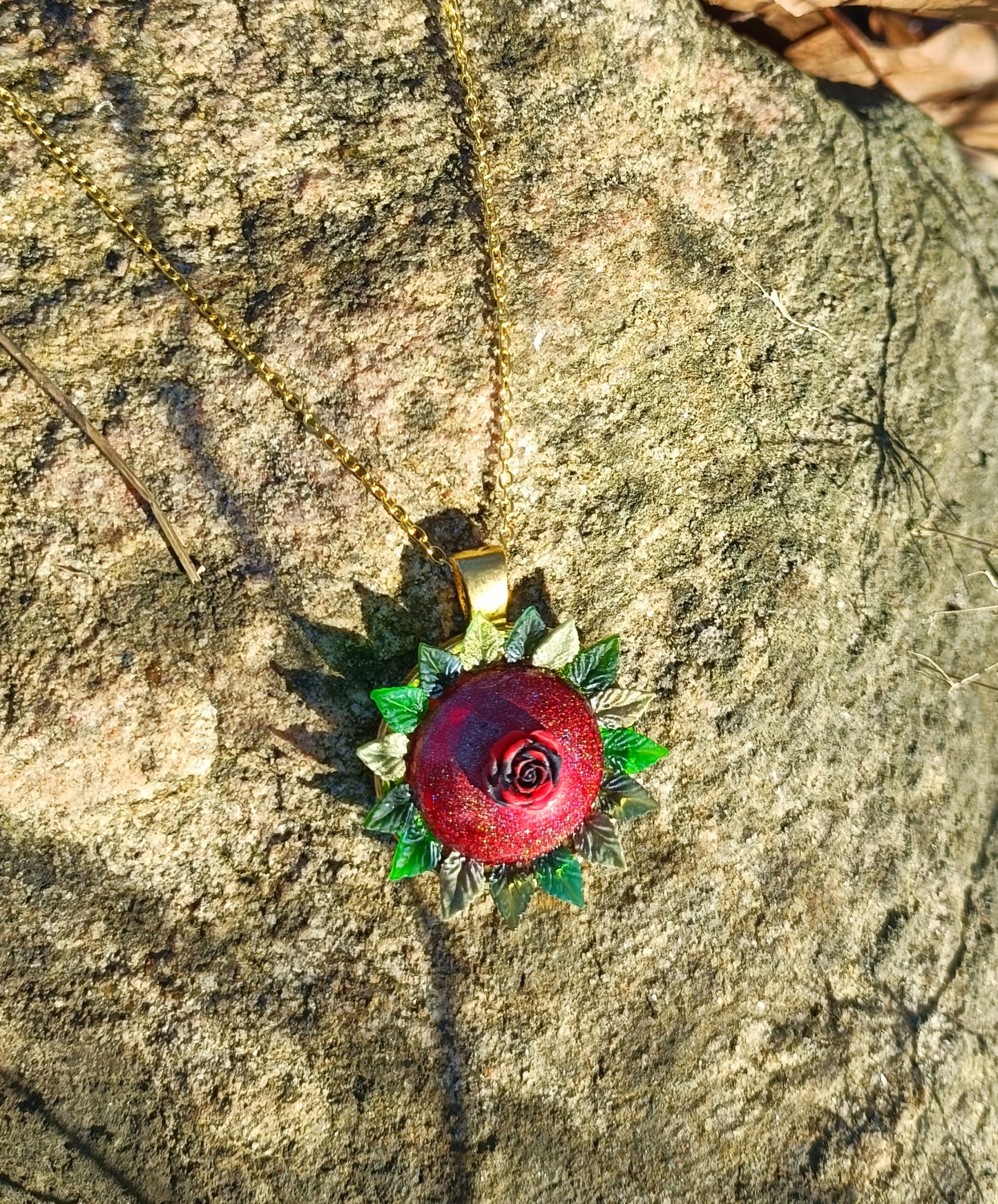 Rose & Leaf Crested Necklace