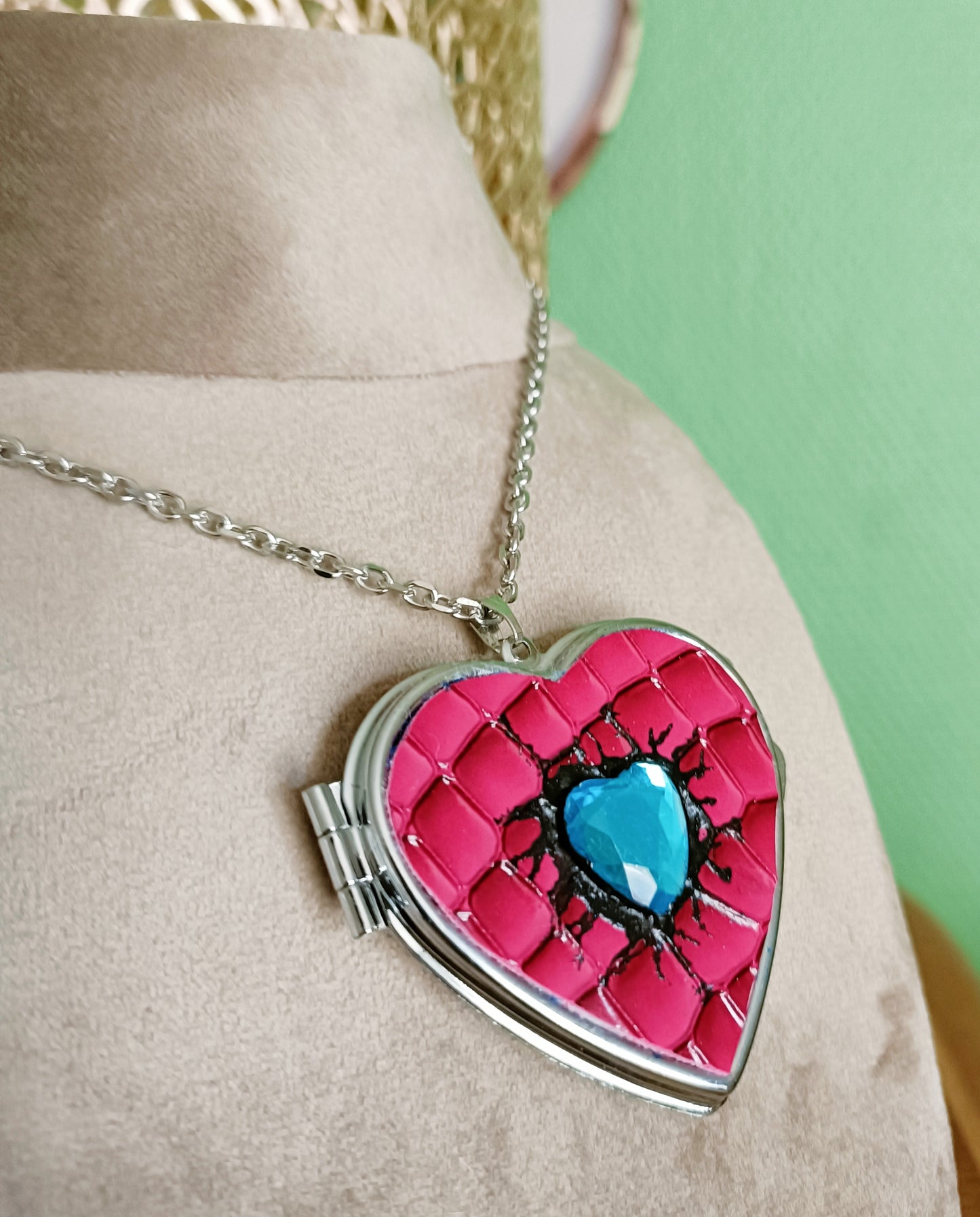 Jinx Mirror Locket