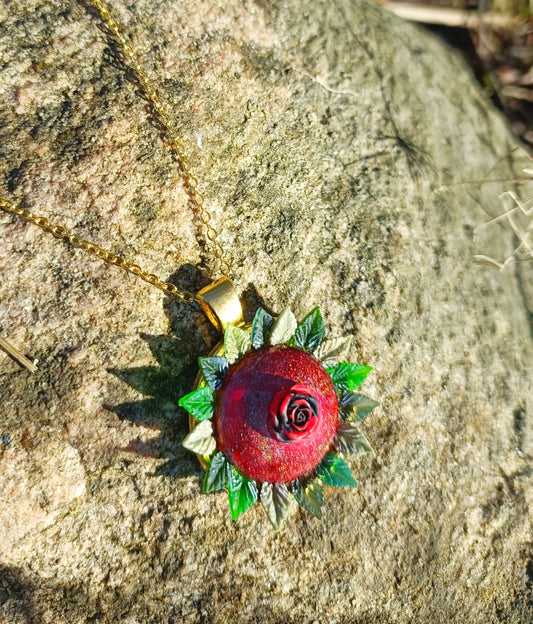 Rose & Leaf Crested Necklace