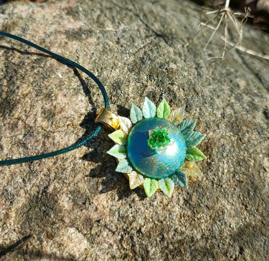 Peony & Leaf Crested Necklace