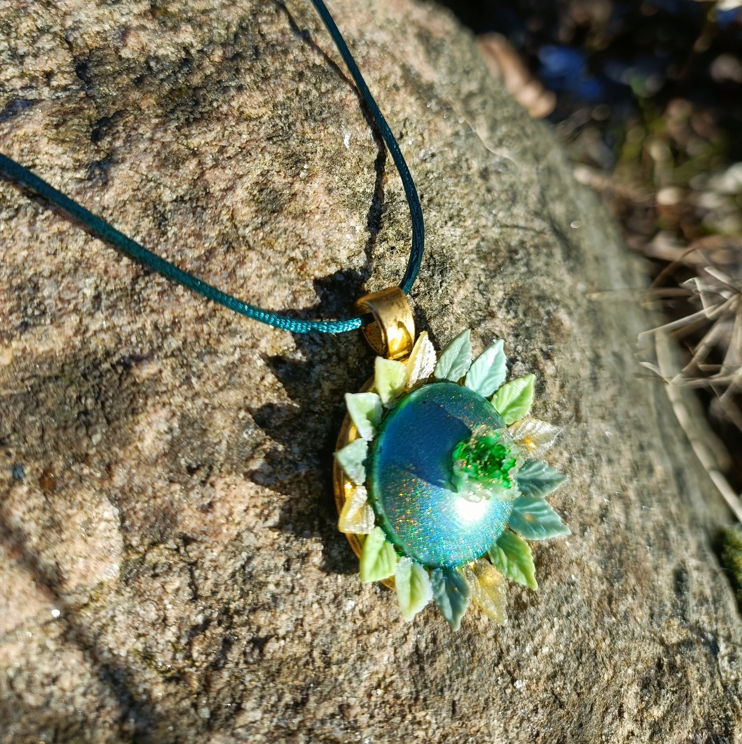 Peony & Leaf Crested Necklace