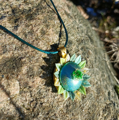 Peony & Leaf Crested Necklace