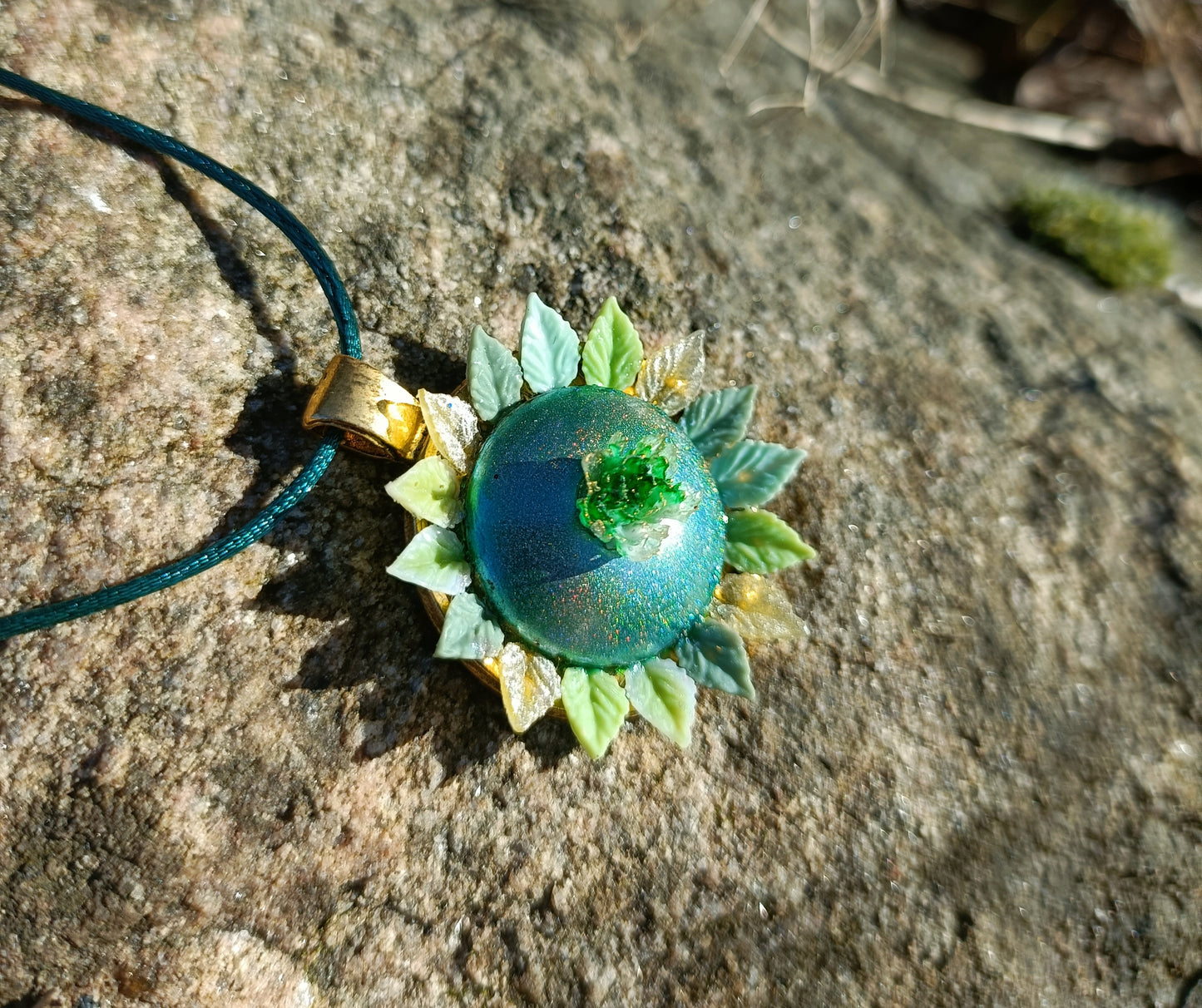 Peony & Leaf Crested Necklace