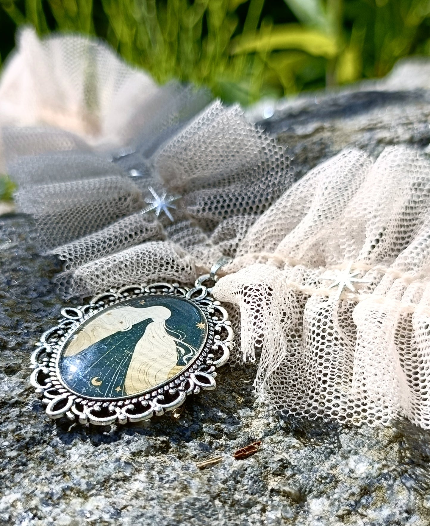 Star goddess choker