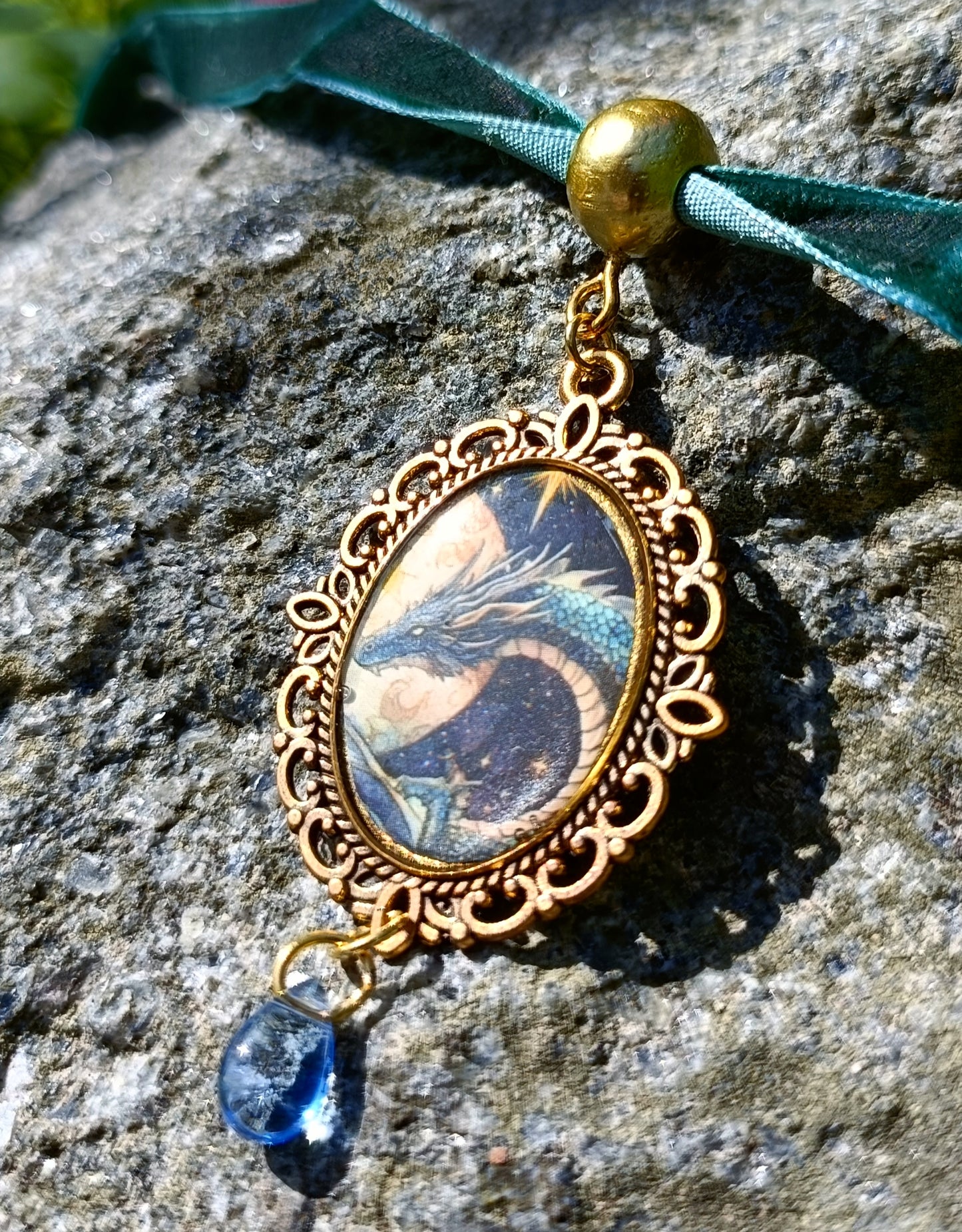 Dragon velvet choker