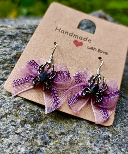 Violet spider bow earrings