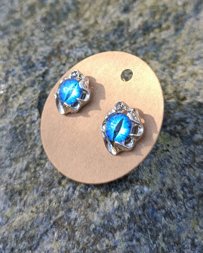 Dragon eye stud earrings