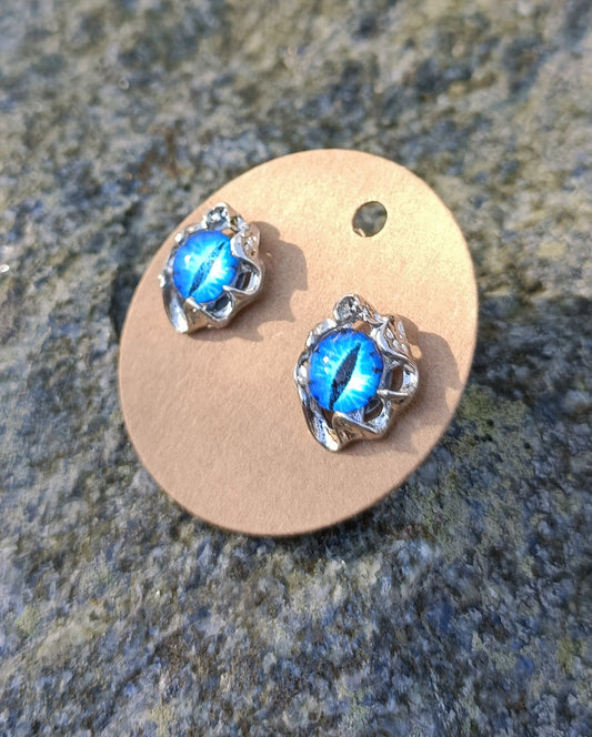 Dragon eye stud earrings
